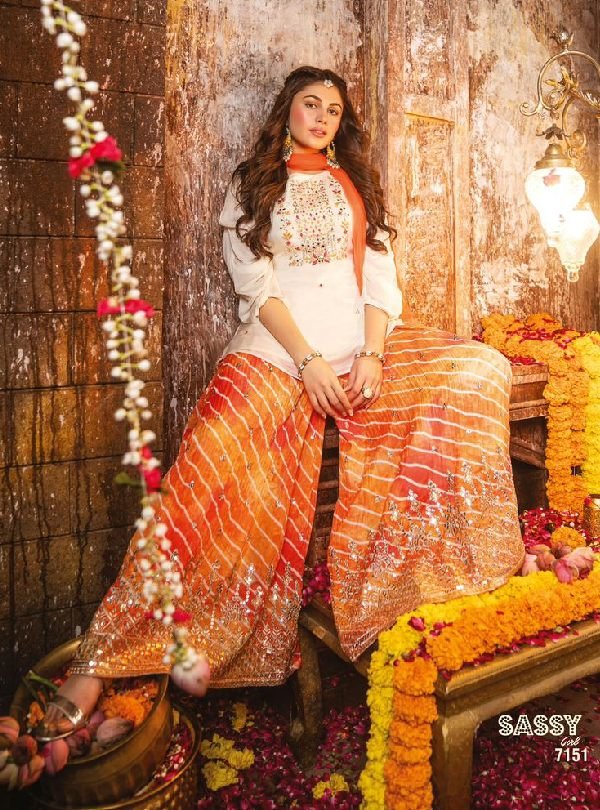 “How to Style Traditional Outfits with a Modern Twist”